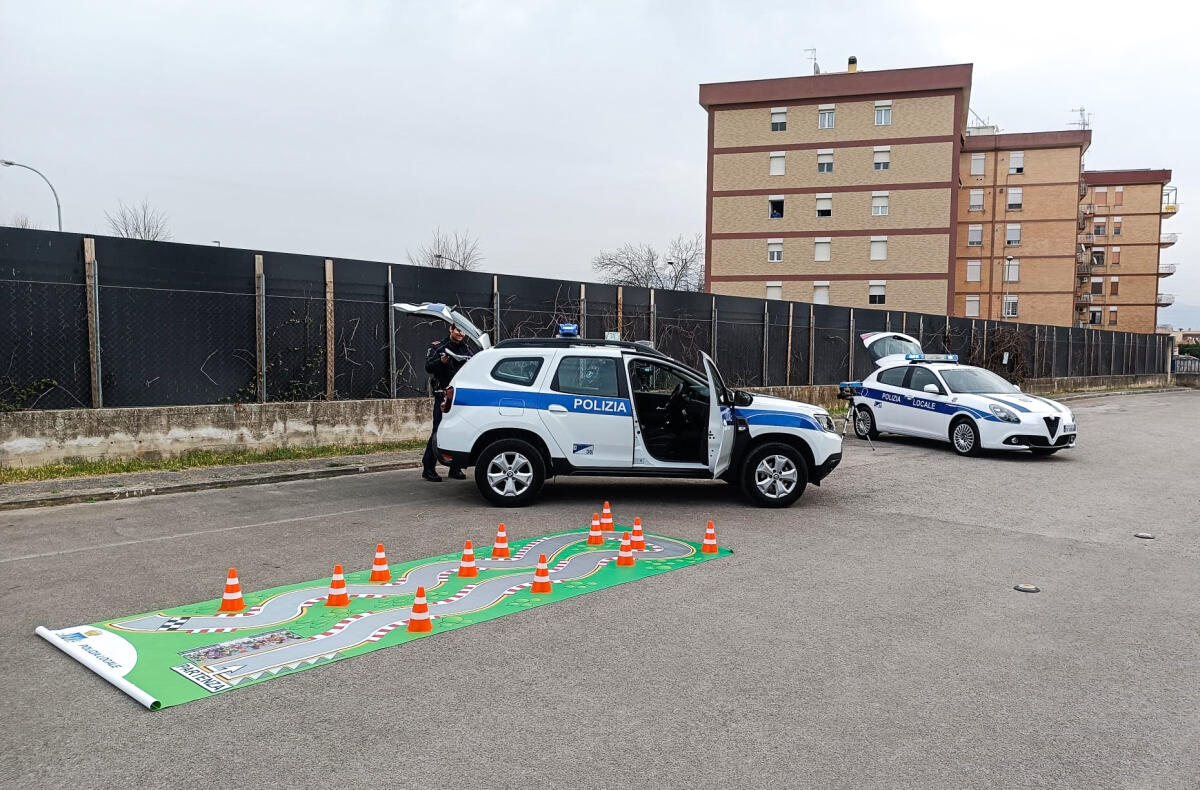 “In sicurezza per la via”,  la Polizia Locale di Cisterna nelle scuole per formare futuri guidatori - 