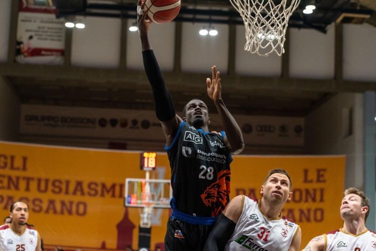 Basket - Latina guadagna una vittoria importante sul campo di Cremona - 