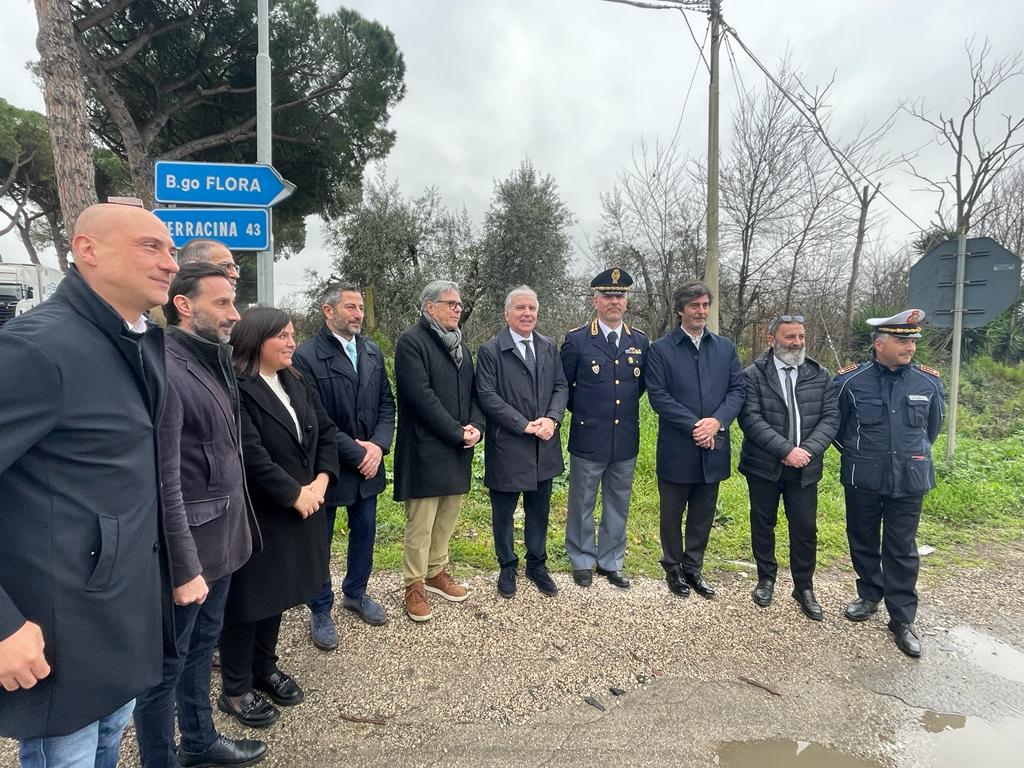 il sopralluogo all'incrocio tra la via Appia e la via Ninfina, a Cisterna