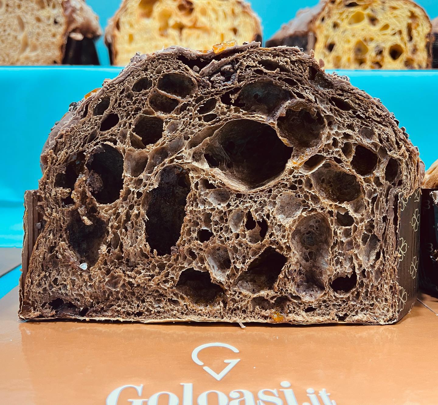 Galleria 1 del post: APRILIA - Riccardo Manduca conquista il secondo posto per la “Miglior Colomba Artigianale Tradizionale” al concorso “Divina Colomba”.