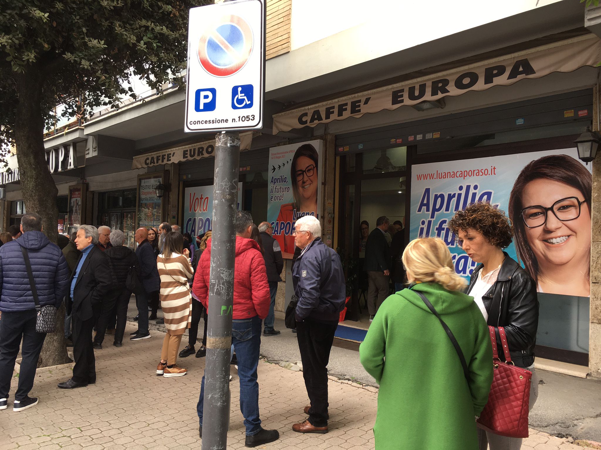 la presentazione della candidatura a Sindaco di Luana Caporaso