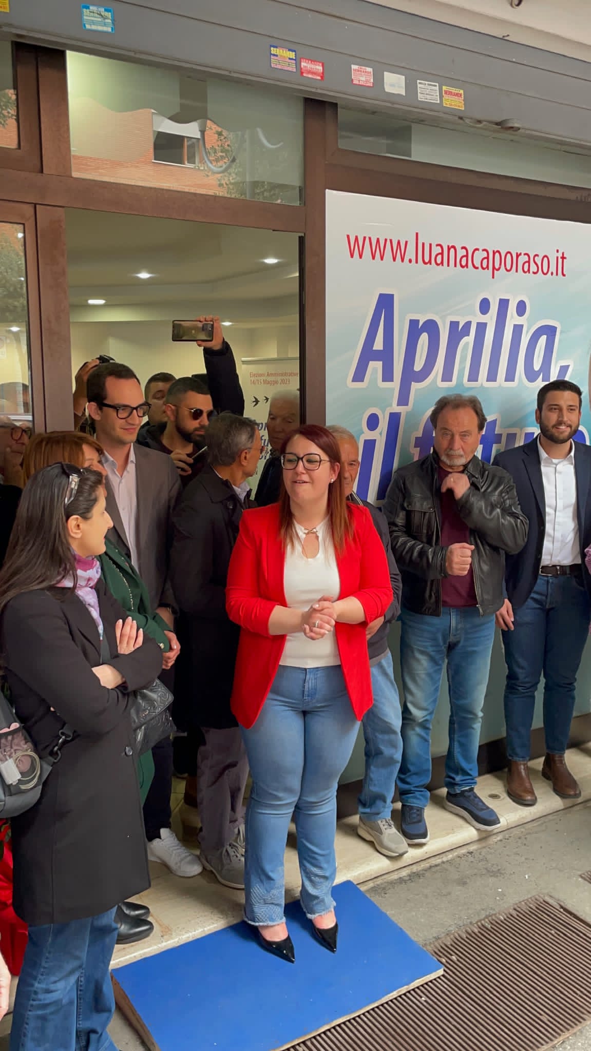 la presentazione della candidatura a Sindaco di Luana Caporaso