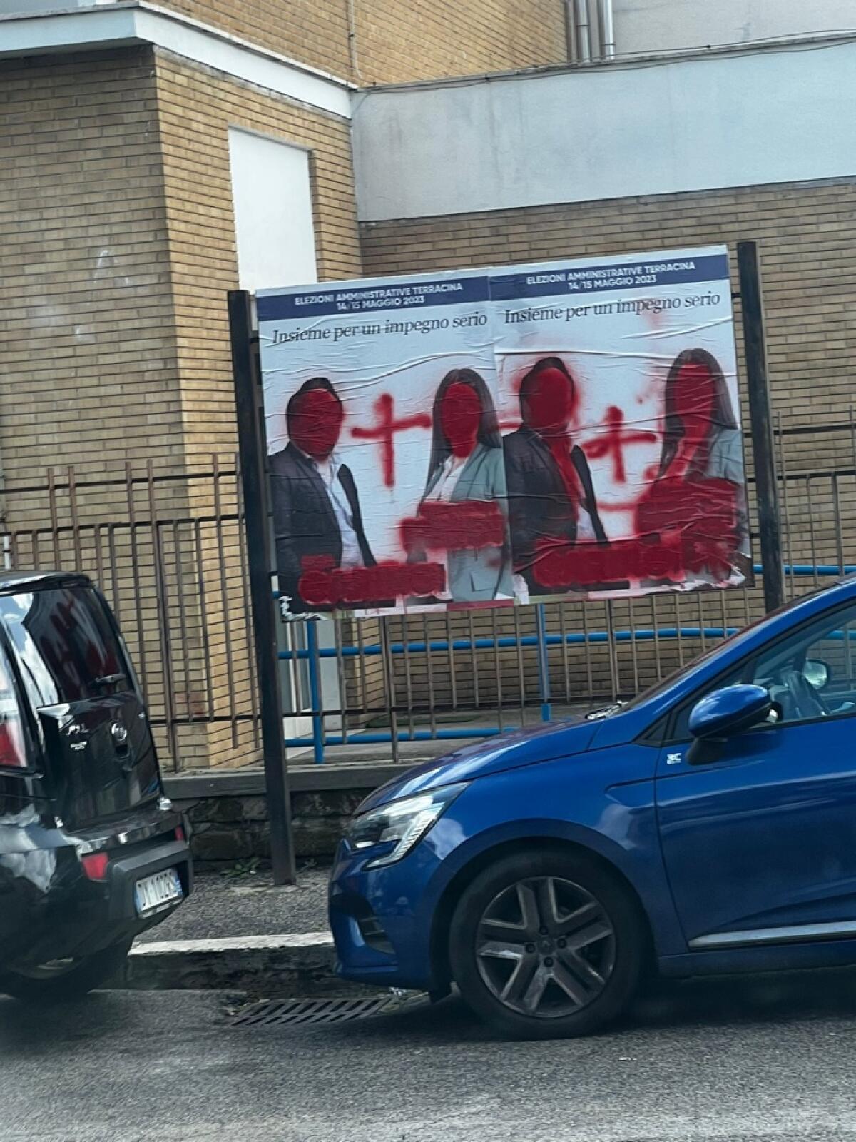 Terracina, imbrattati i manifesti elettorali di Caringi e Feudi - 