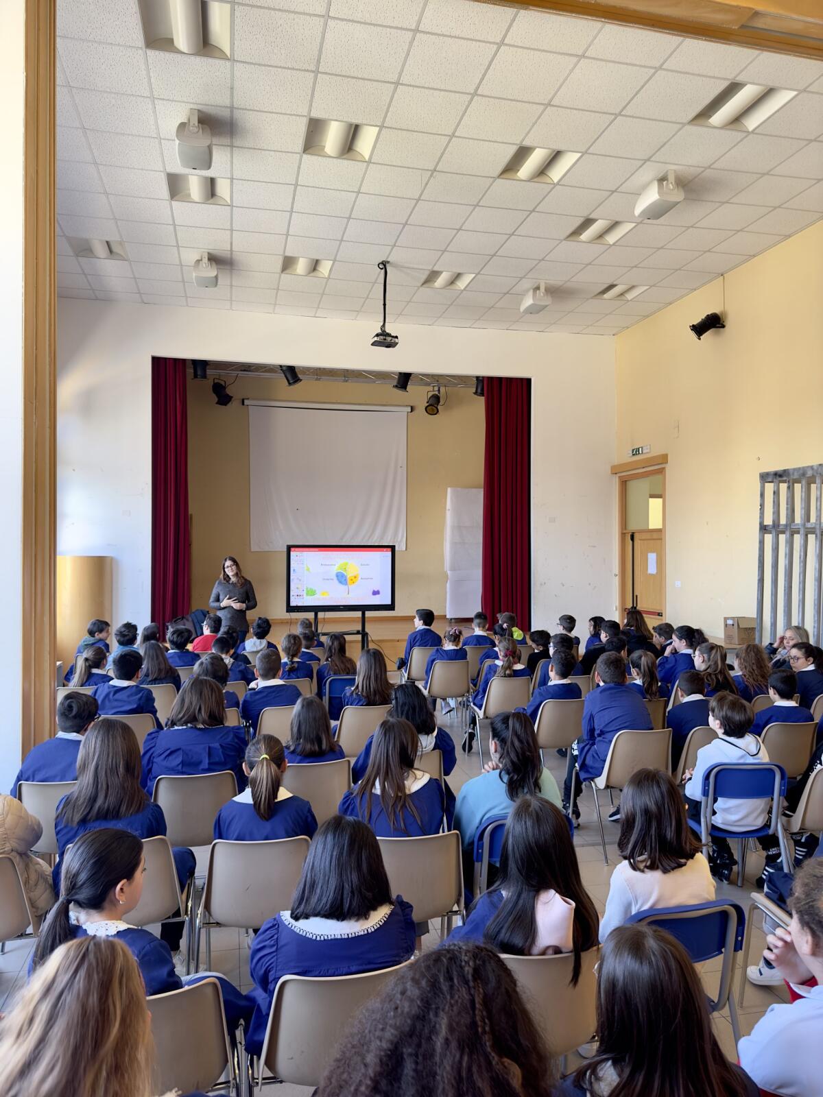 “Metti un frutto sotto il banco”: conclusi gli incontri nelle scuole, ora la valutazione degli elaborati - 