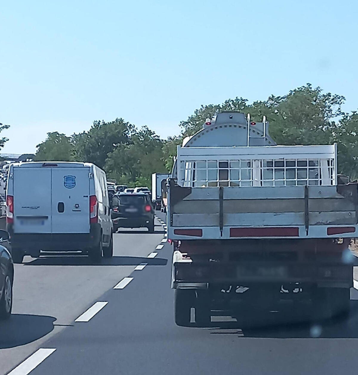 Rimosso l’incidente sulla Pontina, a Pomezia, che ha visto coinvolti 5 mezzi. - 