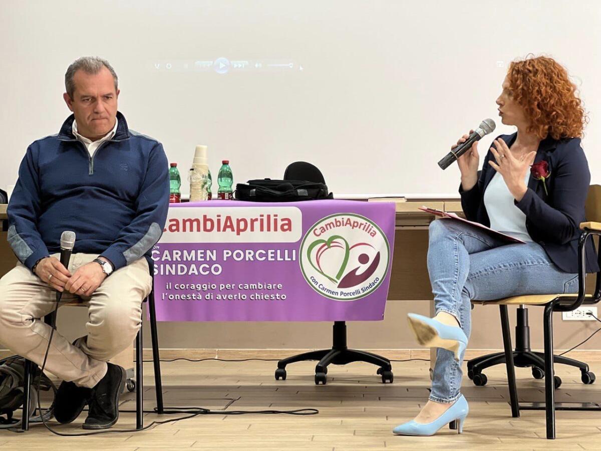 L'ex sindaco di Napoli Luigi De Magistris ad Aprilia per presentare il suo libro, dibattito-intervista con Carmen Porcelli - 