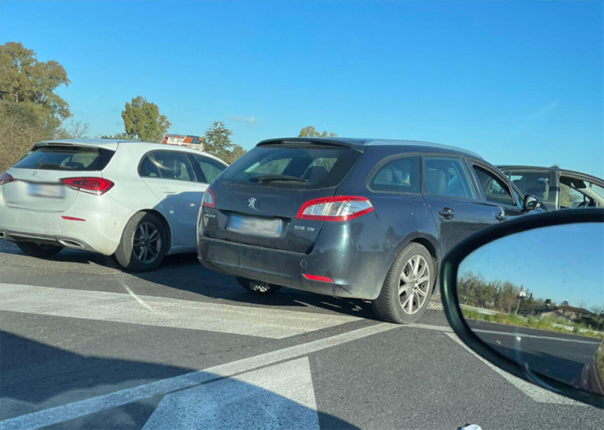 Incidente allo svincolo di via Apriliana, sulla Pontina. Lavori, invece, in via dei Cinque Archi, sempre ad Aprilia. - 