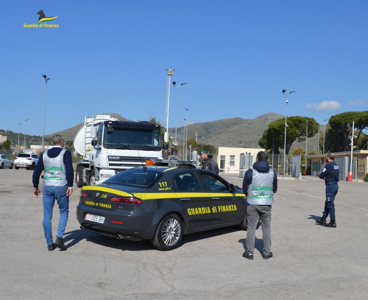 Sequestratati dalla Guardia di Finanza di Latina 26mila litri di gasolio adulterato pronto per la vendita. Scattano 5 denunce. - 