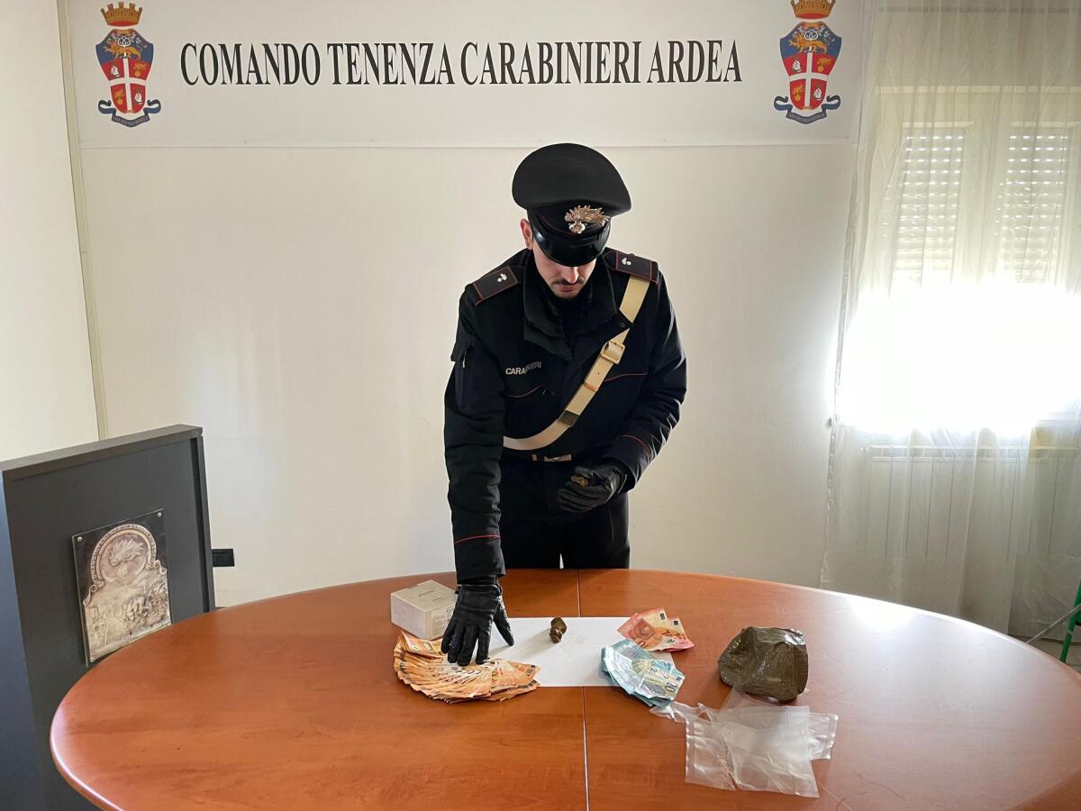 Hashish e marijuana in casa, ma era ai domiciliari: 27enne in arresto ad Ardea - 