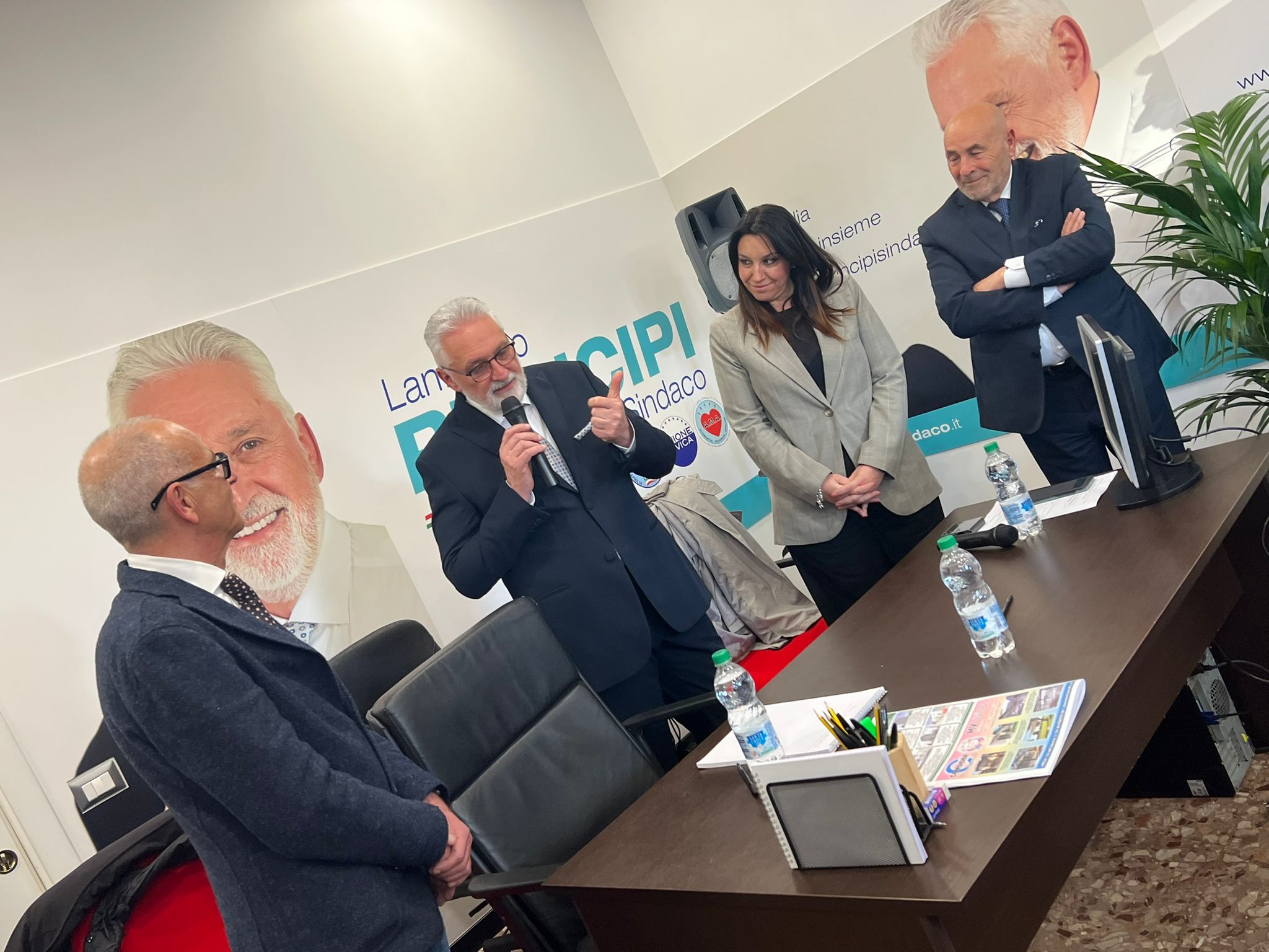 l'inaugurazione del point elettorale di Lanfranco Principi