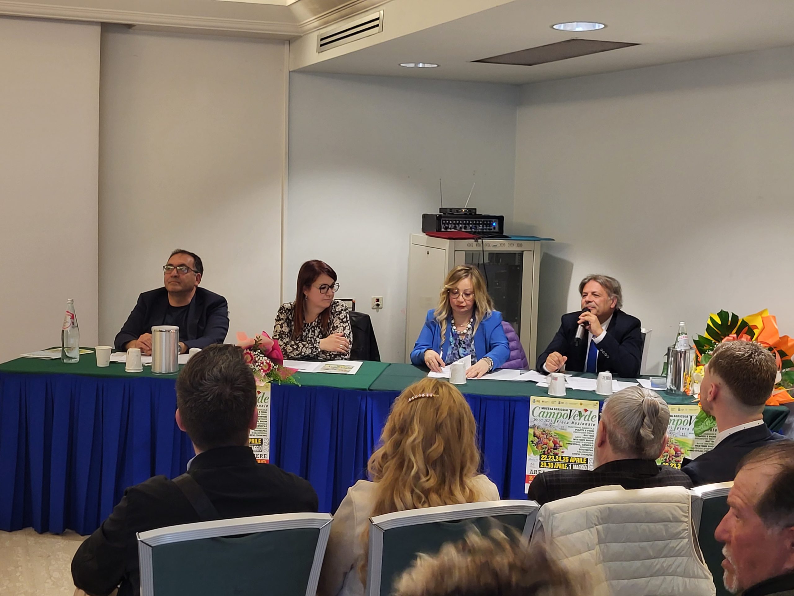 da sinistra, il Sindaco Antonio Terra, l'assessora Launa Caporaso, Cecilia Nicita e Johnny Passa