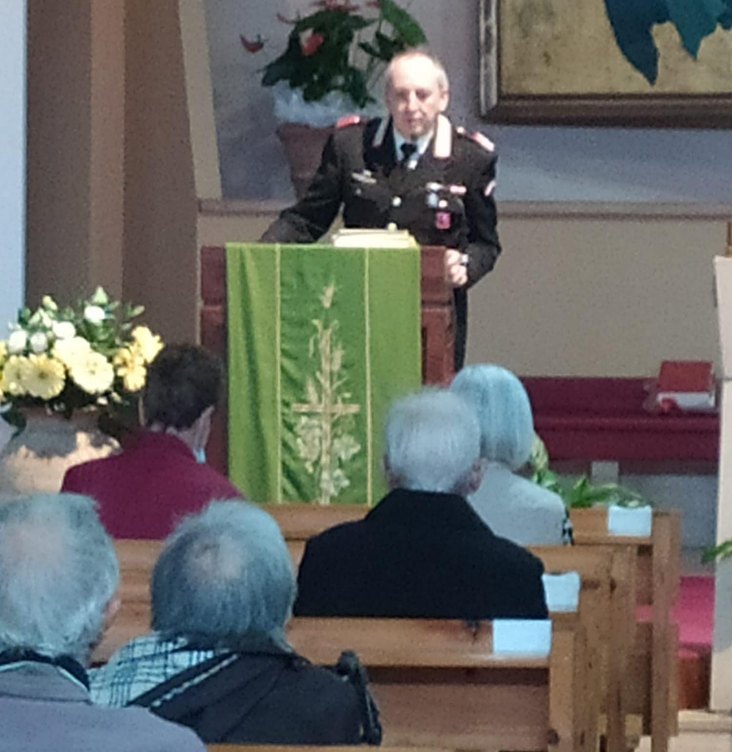 Uno degli incontri per sensibilizzare gli anziani sul tema delle truffe tenuto dal Comandante della Stazione di Centocelle