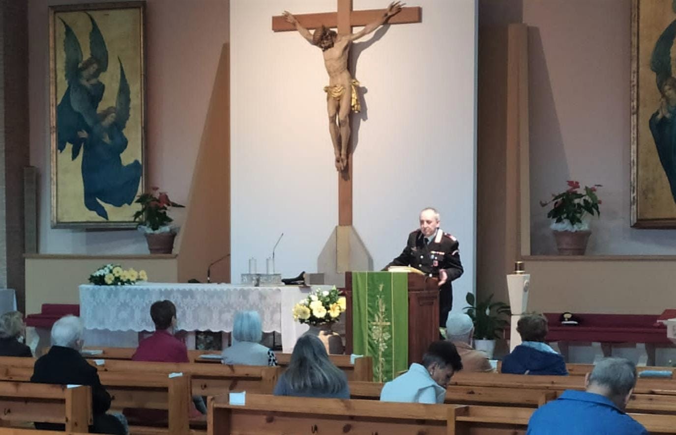 Uno degli incontri per sensibilizzare gli anziani sul tema delle truffe tenuto dal Comandante della Stazione di Centocelle