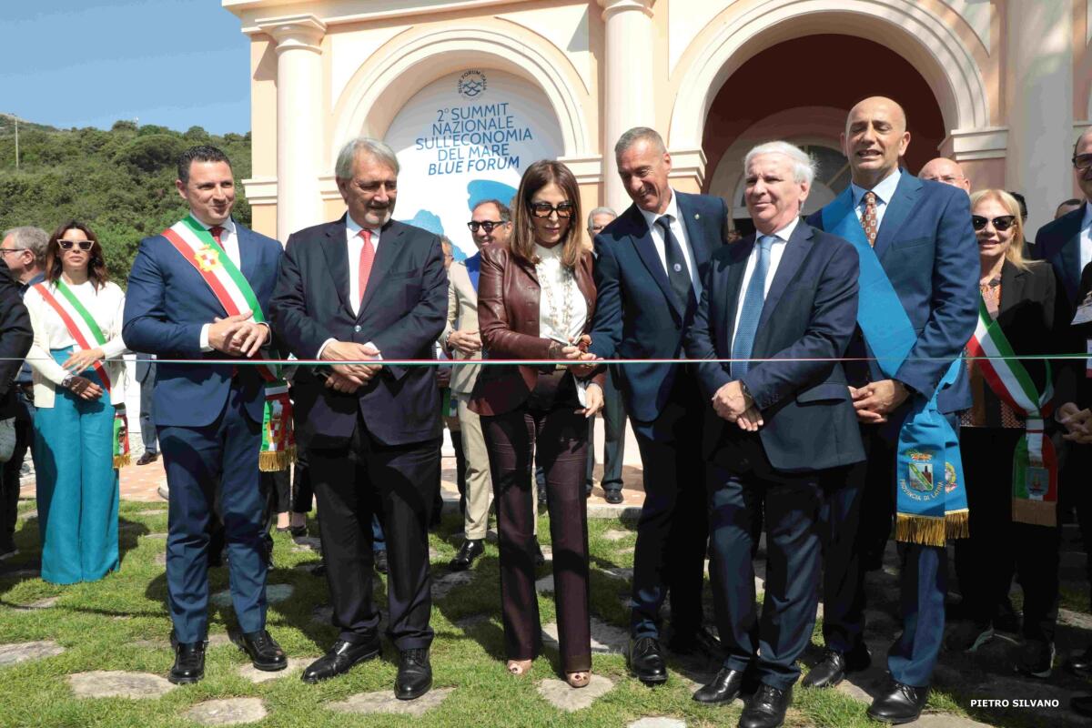 Taglio del nastro a Gaeta del secondo Summit Nazionale sull’Economia del Mare Blue Forum. Parte ufficialmente la tre giorni. - 