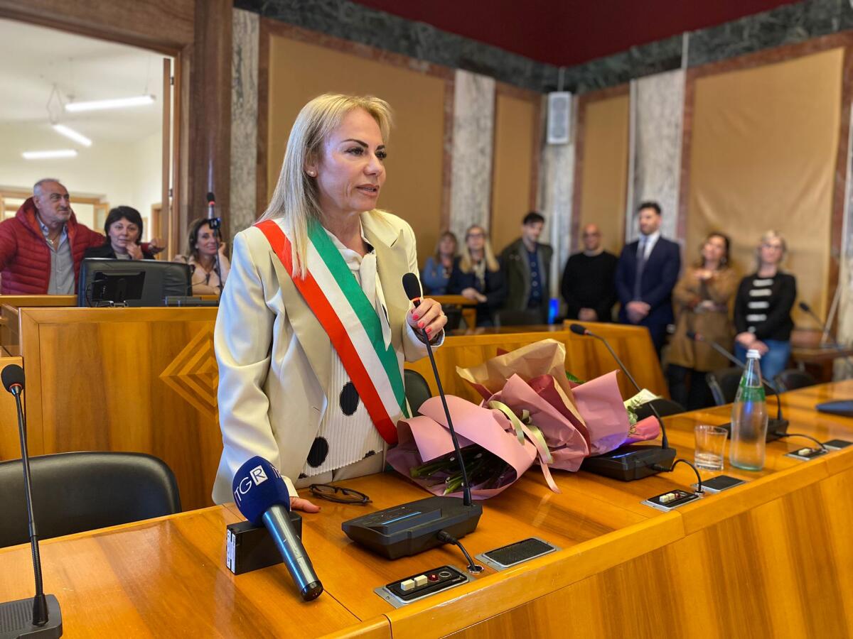 Incendi dolosi ai chioschi del lungomare di Latina, Celentano: "Fatti inquietanti, attendiamo esito indagini" - 