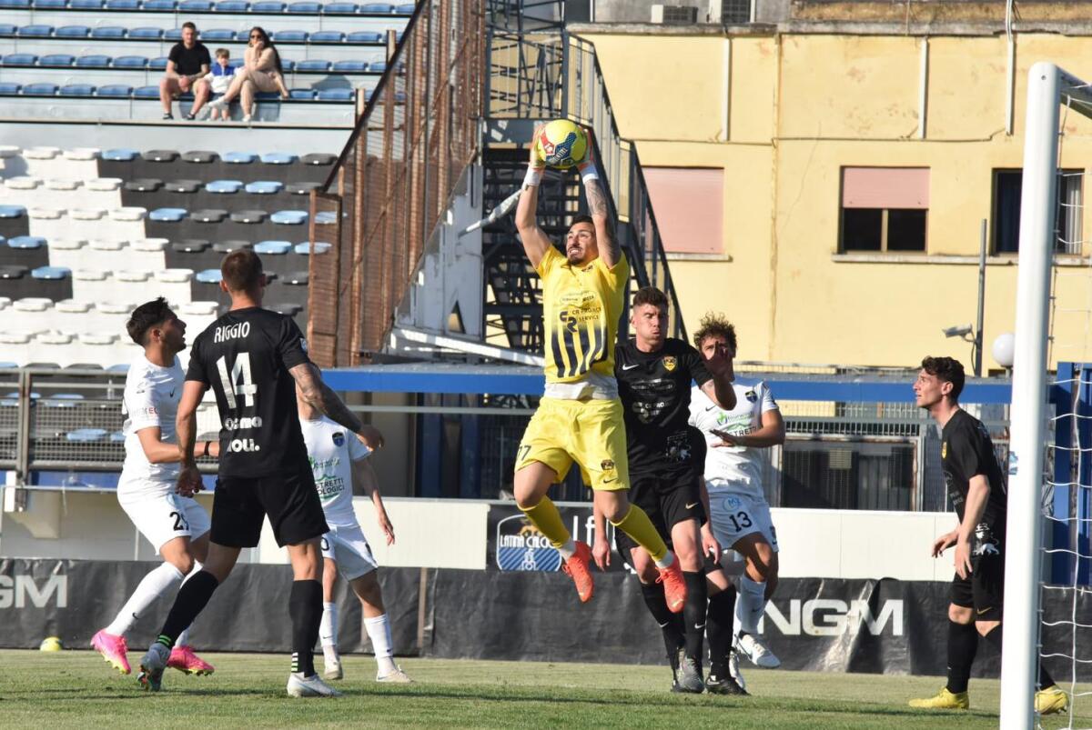 Calcio di serie C: sconfitta per il Latina nel test match contro la Viterbese. Il prossimo 11 maggio gara play off contro Monopoli. - 