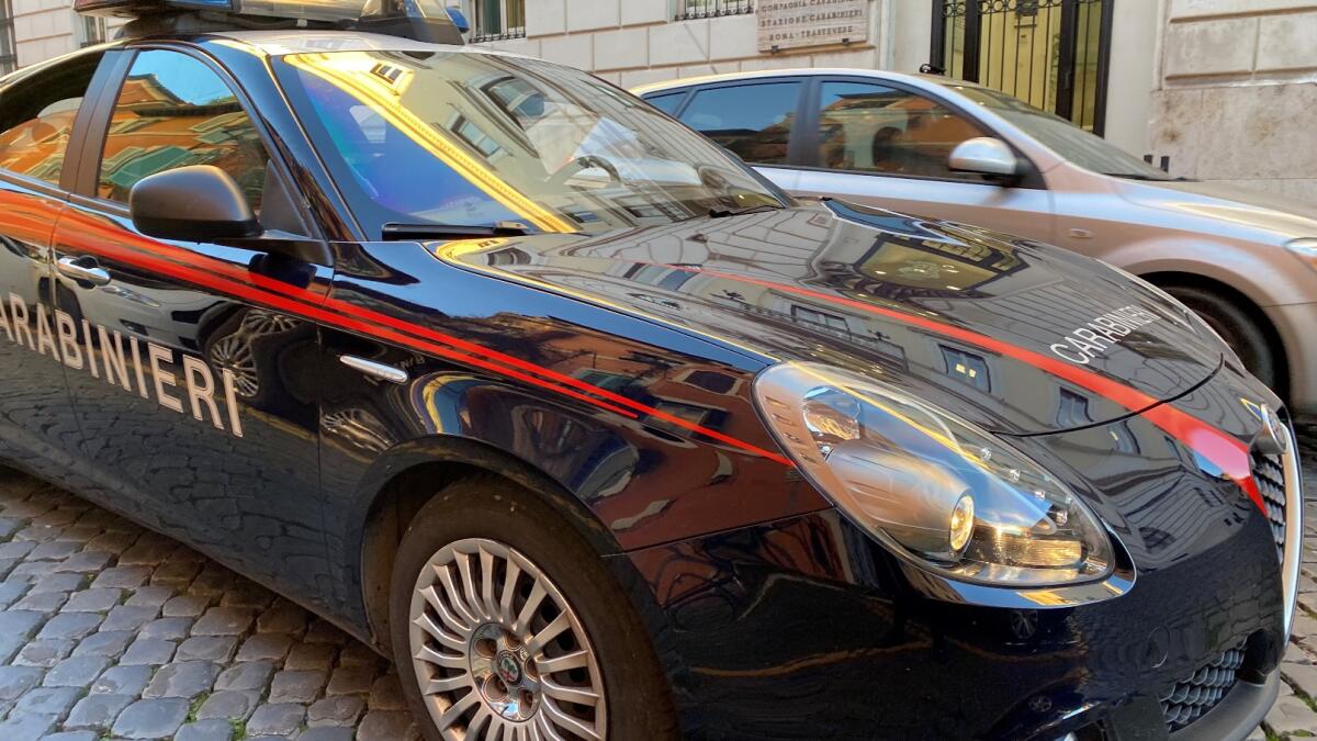 Tenta la rapina all'Ufficio Postale di Latina: i clienti urlano e lui fugge - 