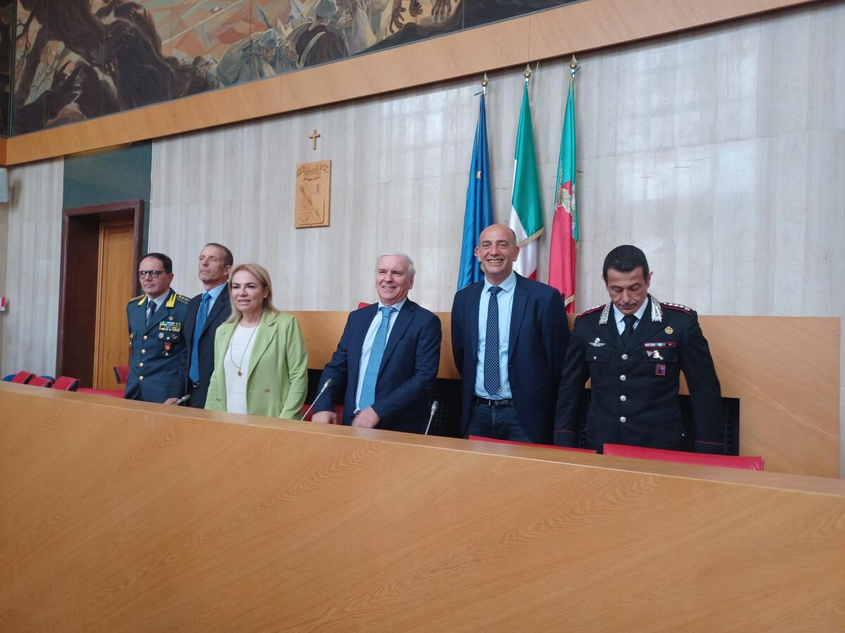 Chioschi in fiamme sul Lido di Latina, ieri il vertice tra il Prefetto e la neo sindaca Matilde Celentano. “Il Comune farà la sua parte”. - 