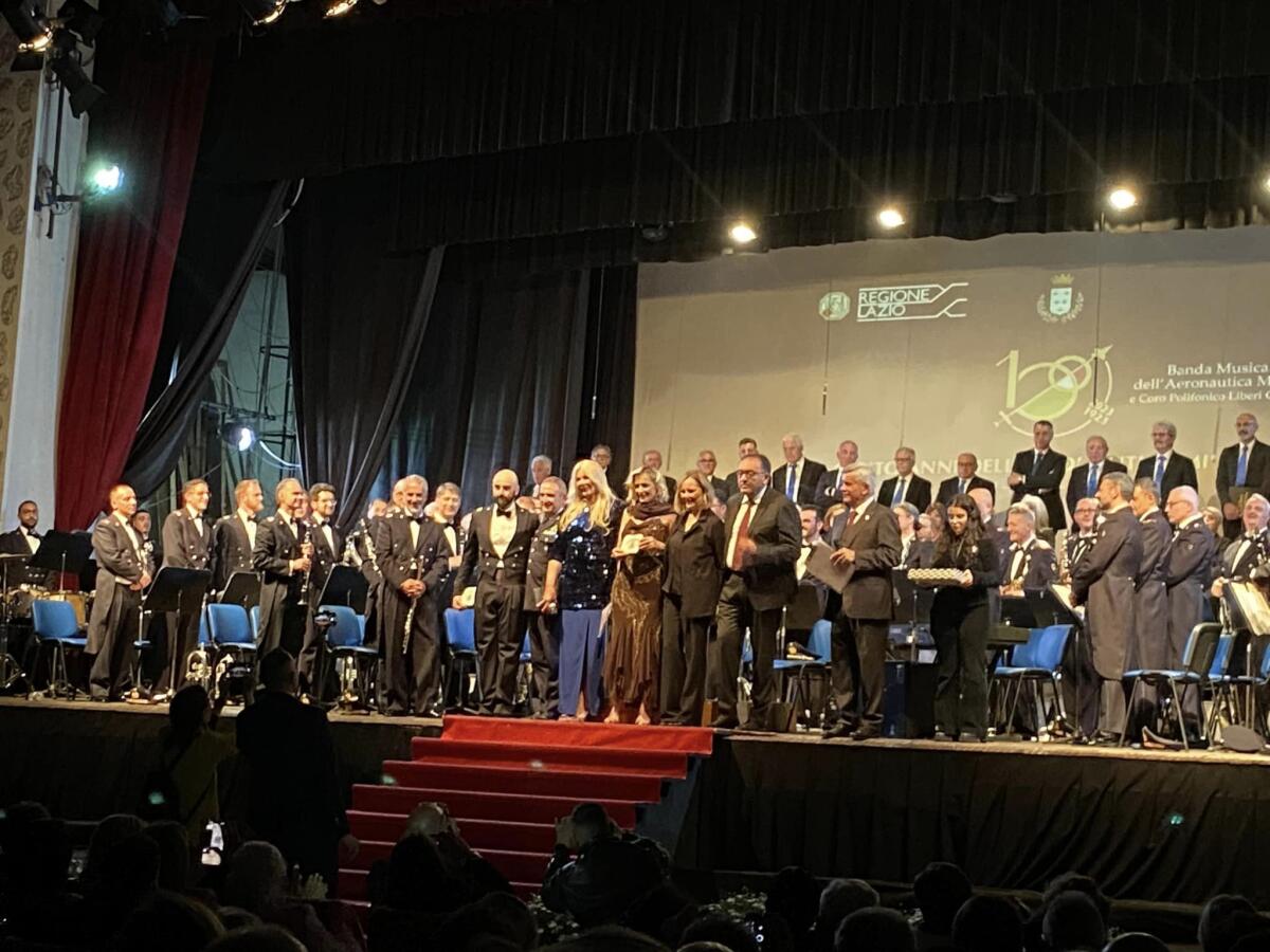 Aprilia - Concerto della Banda dell'Aeronautica e dei Liberi Cantores, raccolti oltre 2mila euro per l'Airc - 