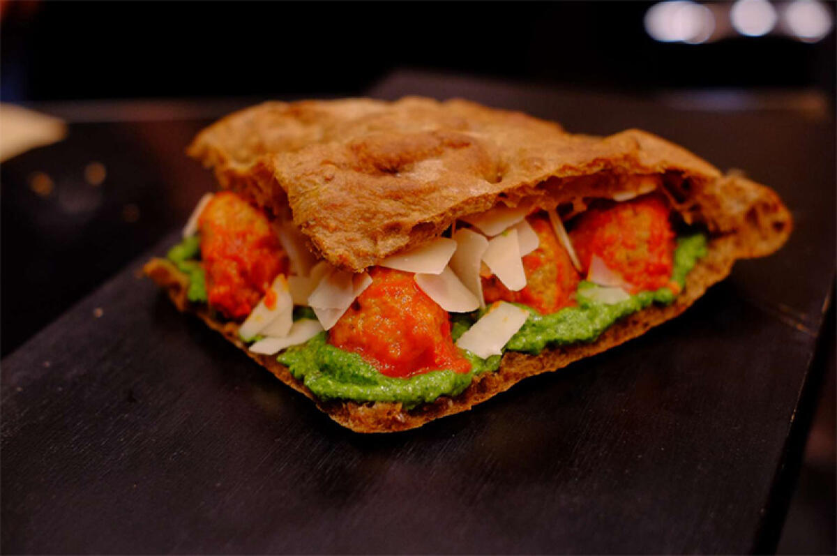 "Butteri dell’Agro Pontino" sbarca al mercato coperto di Aprilia con pizza gourmet e tante sfiziosità. - 