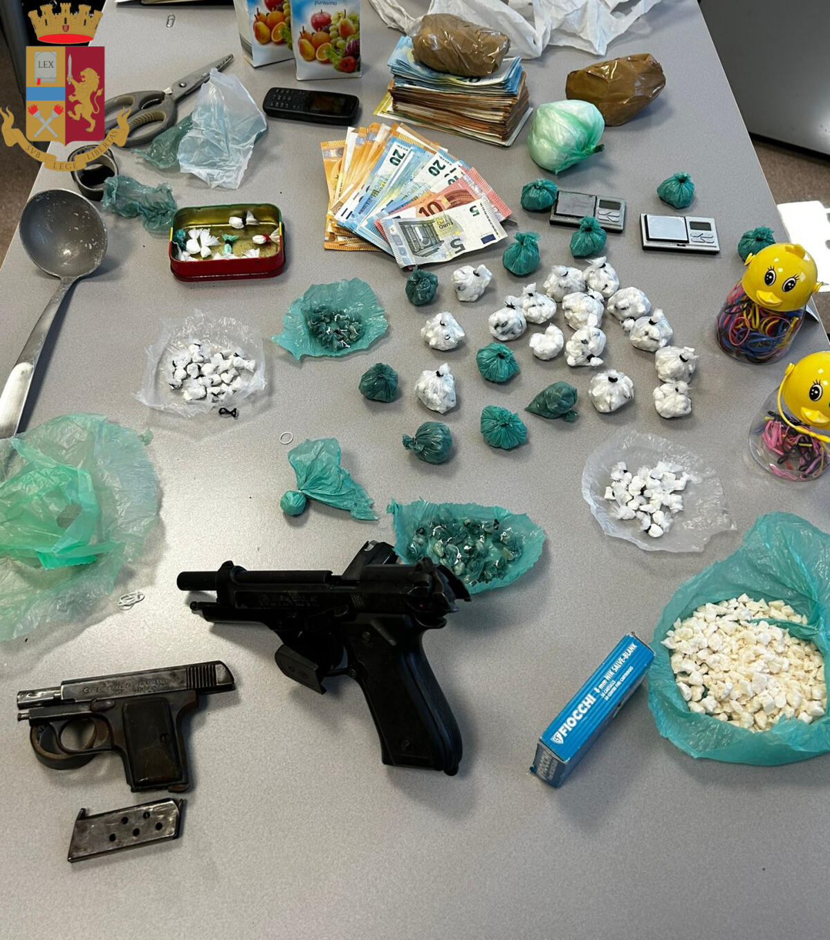 Più di 13 kg di droga sotto sequestro grazie al fiuto di Odina, del reparto Cinofili di Nettuno. Tre arresti. - 