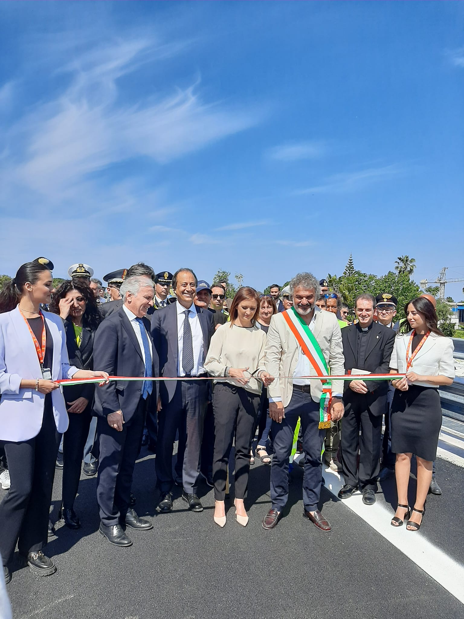 la cerimonia di riaperture del ponte Badino a Terracina