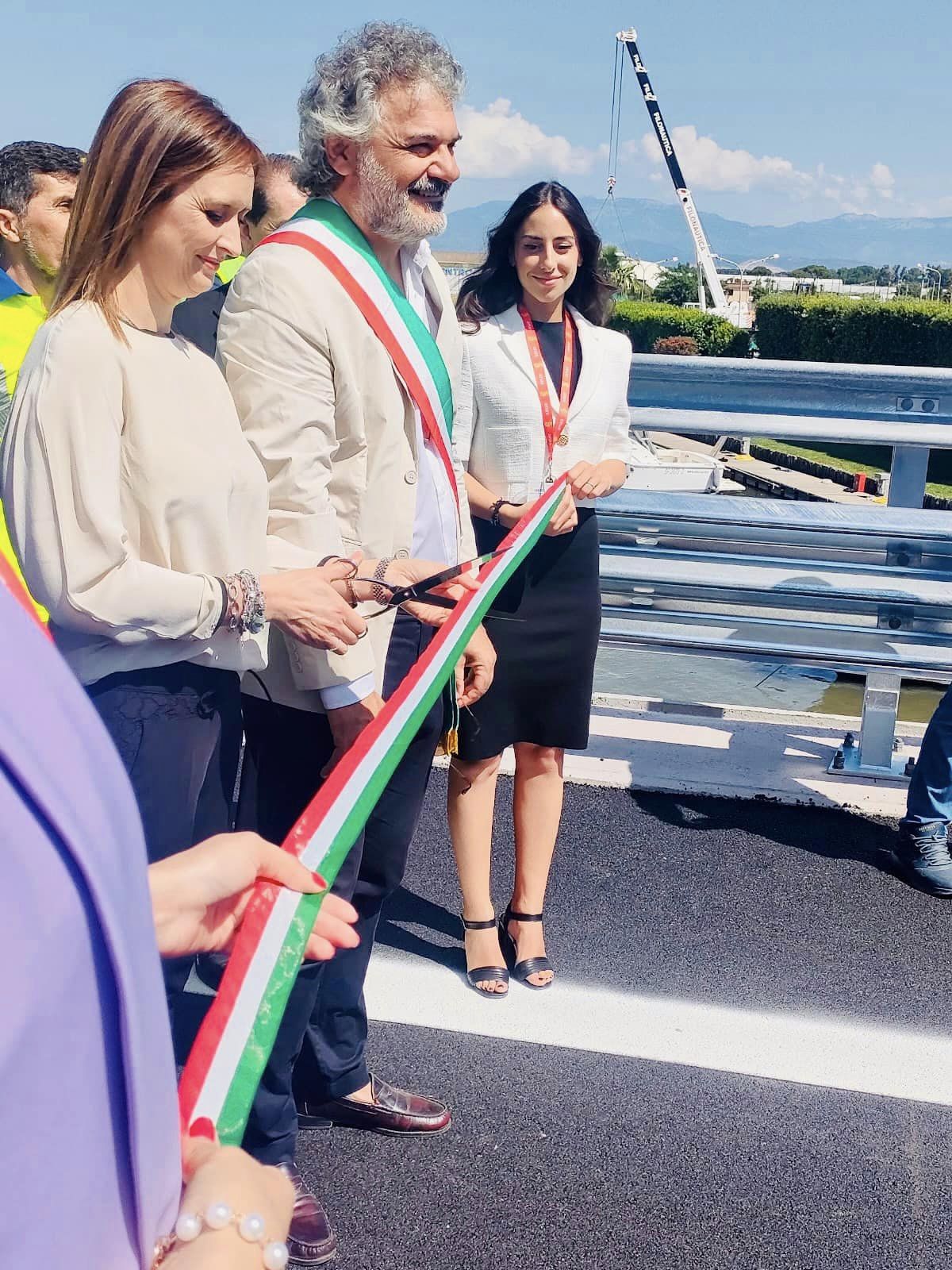 la cerimonia di riaperture del ponte Badino a Terracina