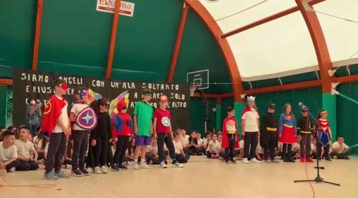Gli studenti “Supereroi” della scuola primaria di Sermoneta Scalo difendono i diritti dei bambini - 