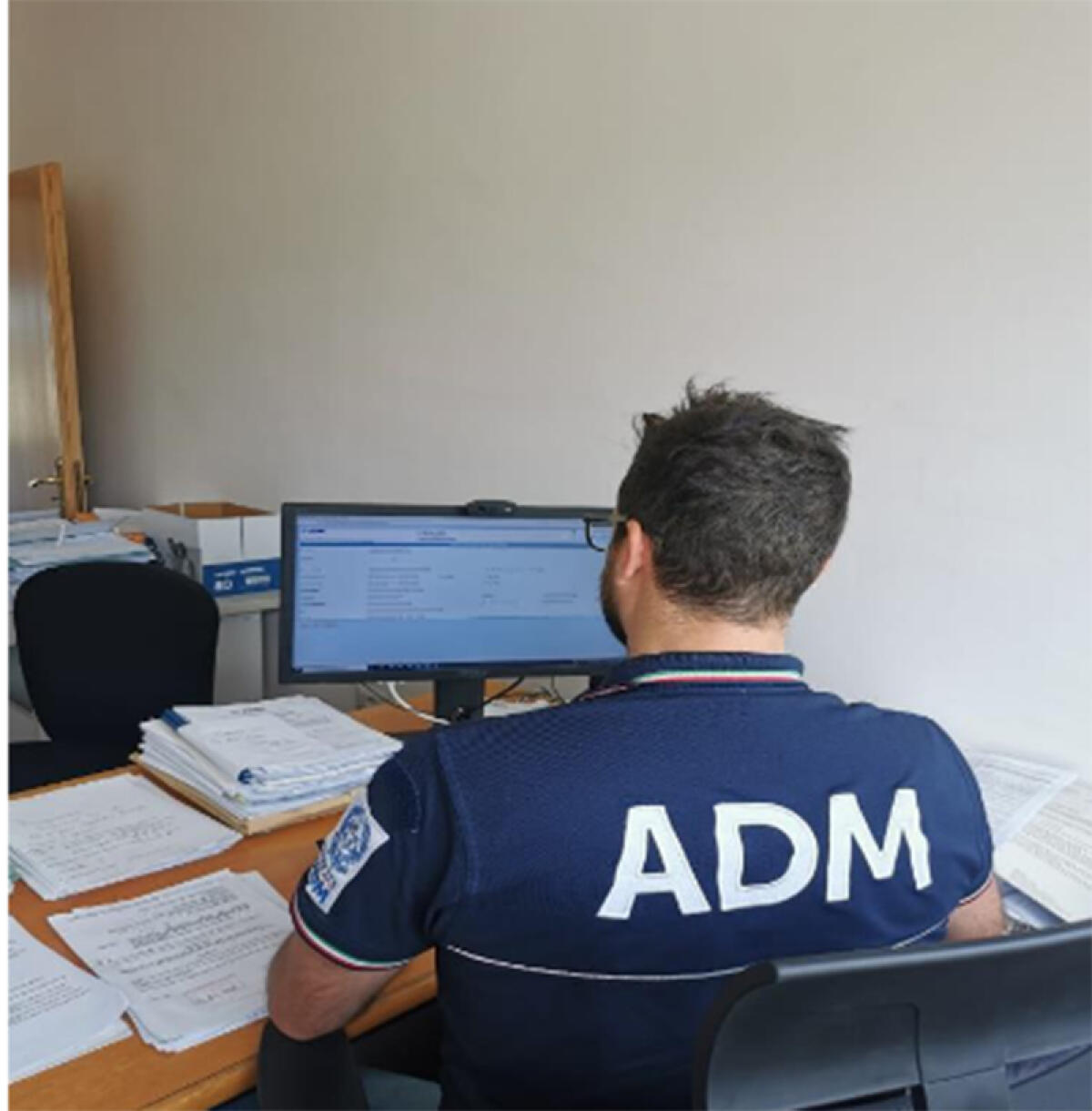 Contrabbando di accessori tecnologici e frode Iva per 8 milioni di euro: l'Agenzia delle Dogane di Aprilia incastra società pontina - 