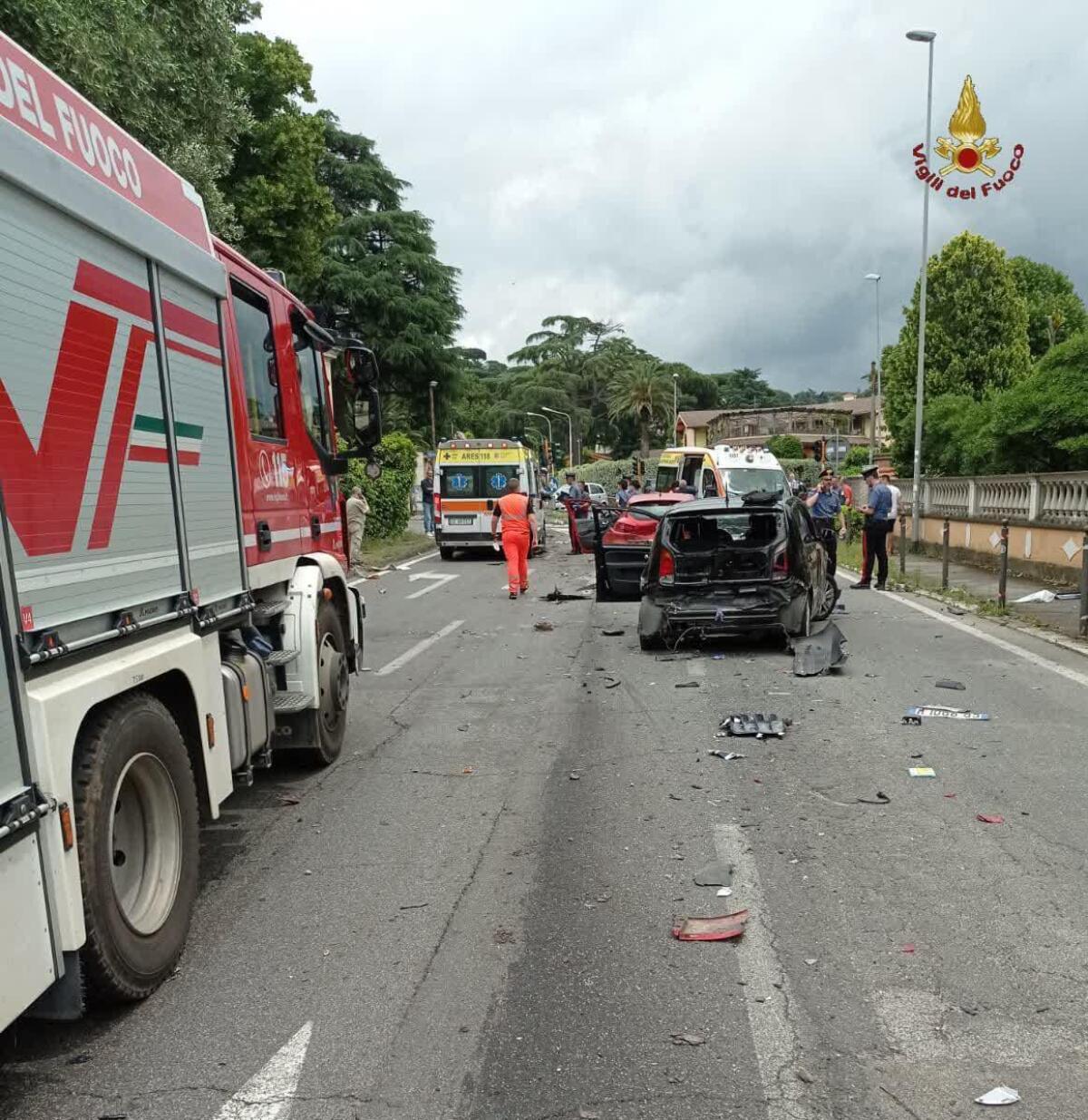 Tir contromano provoca un incidente con 6 auto: sei feriti, 2 gravi - 