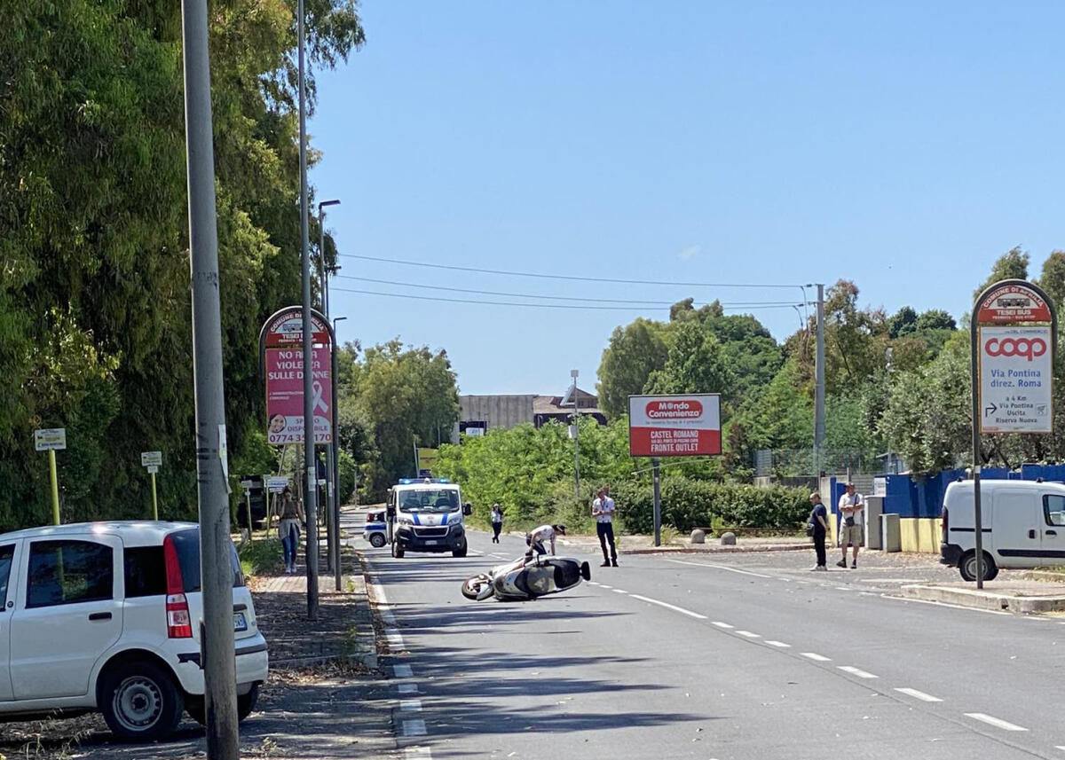 Incidente ad Aprilia in via del Commercio, traffico deviato per i rilievi - 