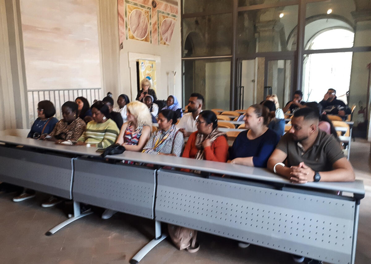 Corso di italiano per stranieri: Attestati a Cisterna per 21 donne e uomini dall’India, Georgia, Ucraina, Nigeria, Filippine, Perù - 