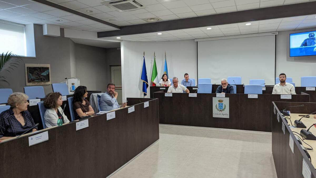 Aprilia - Confronto tra i dirigenti scolastici e l'amministrazione comunale - 