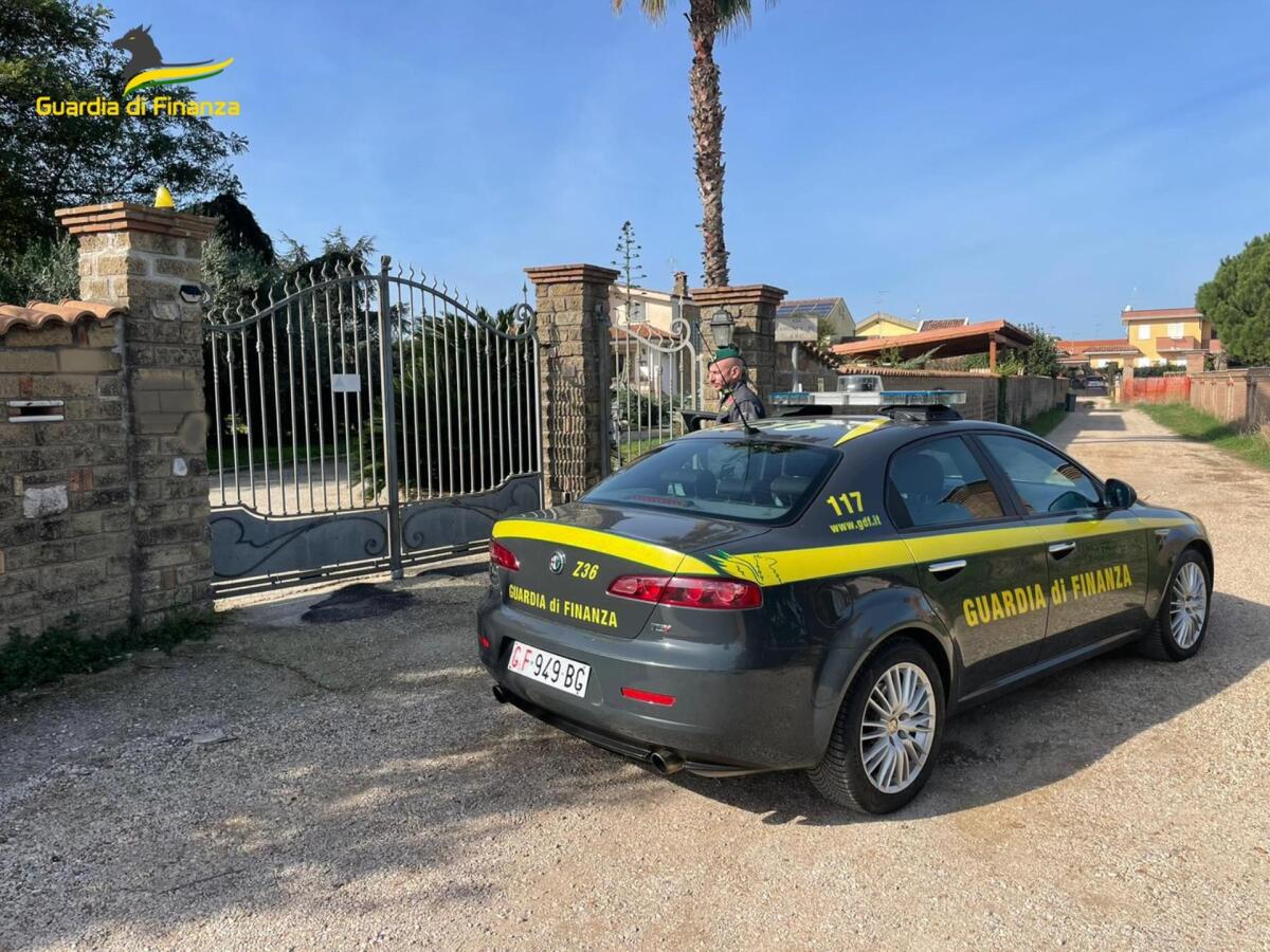 Sequestrati beni per 10 milioni di euro per utilizzo di crediti fiscali inesistenti. Coinvolte 19 società e 33 persone fisiche residenti anche ad Aprilia, Latina, Anzio e Nettuno. - 