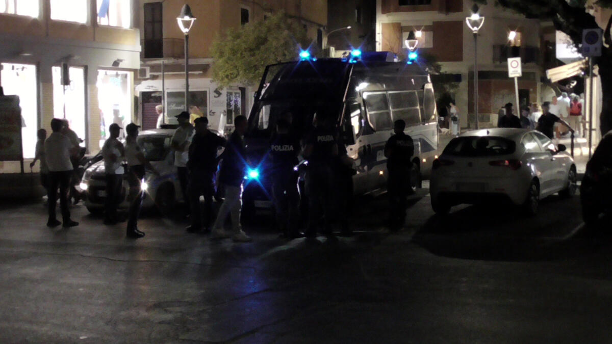 In sella ad uno scooter con la droga: due uomini arrestati ad Anzio durante i controlli anti movida - 