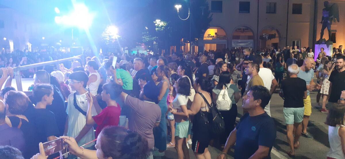 Shopping Days ad Aprilia: un successo il mercatino in versione serale. - 