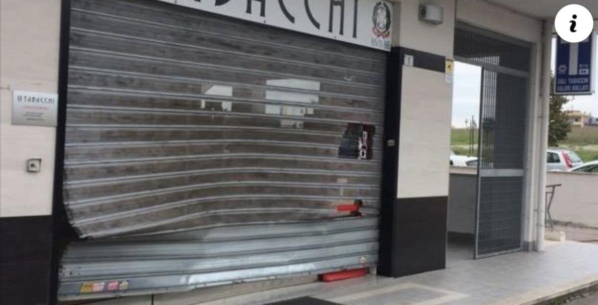 Aprilia - Rubano le sigarette e fuggono, colpo in tabaccheria - 