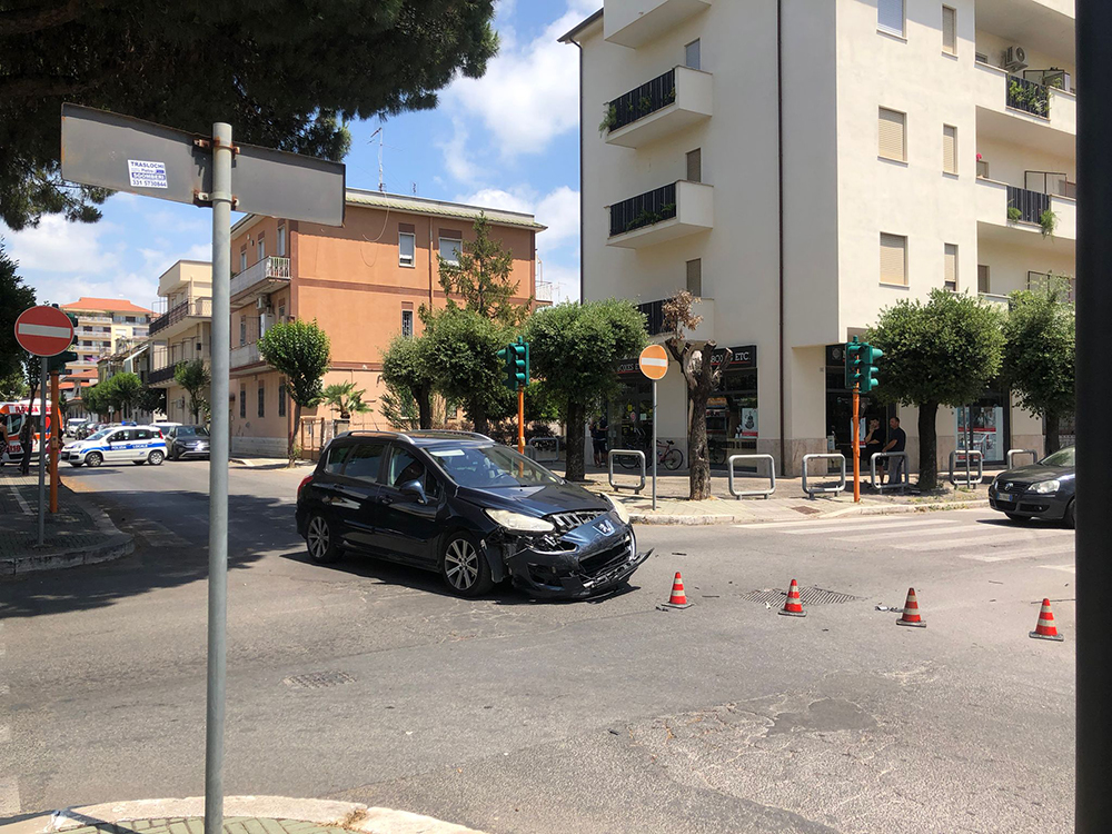 l'incidente di questa mattina tra via Costantino e via Augusto