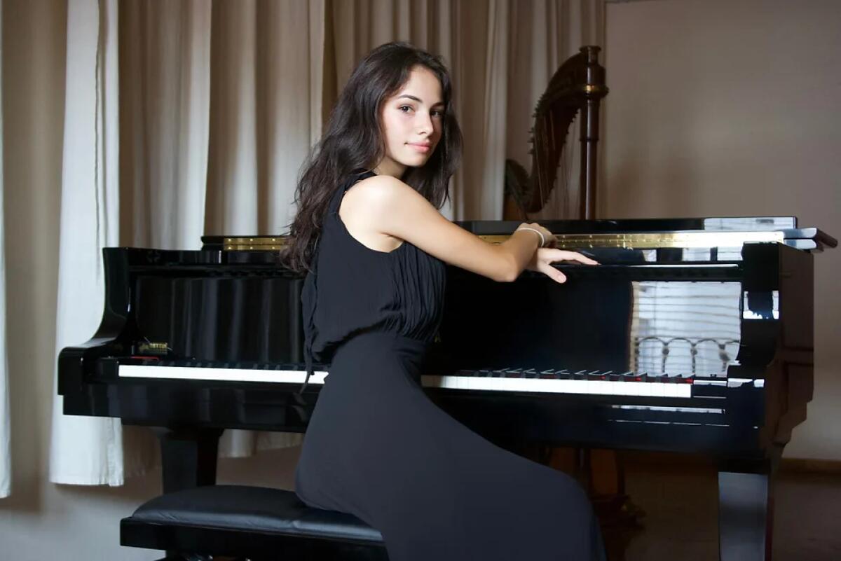 Festival Domus Danae ad Ardea: stasera la mostra di Gilles Roux e concerto di musica francese del XIX secolo. - 