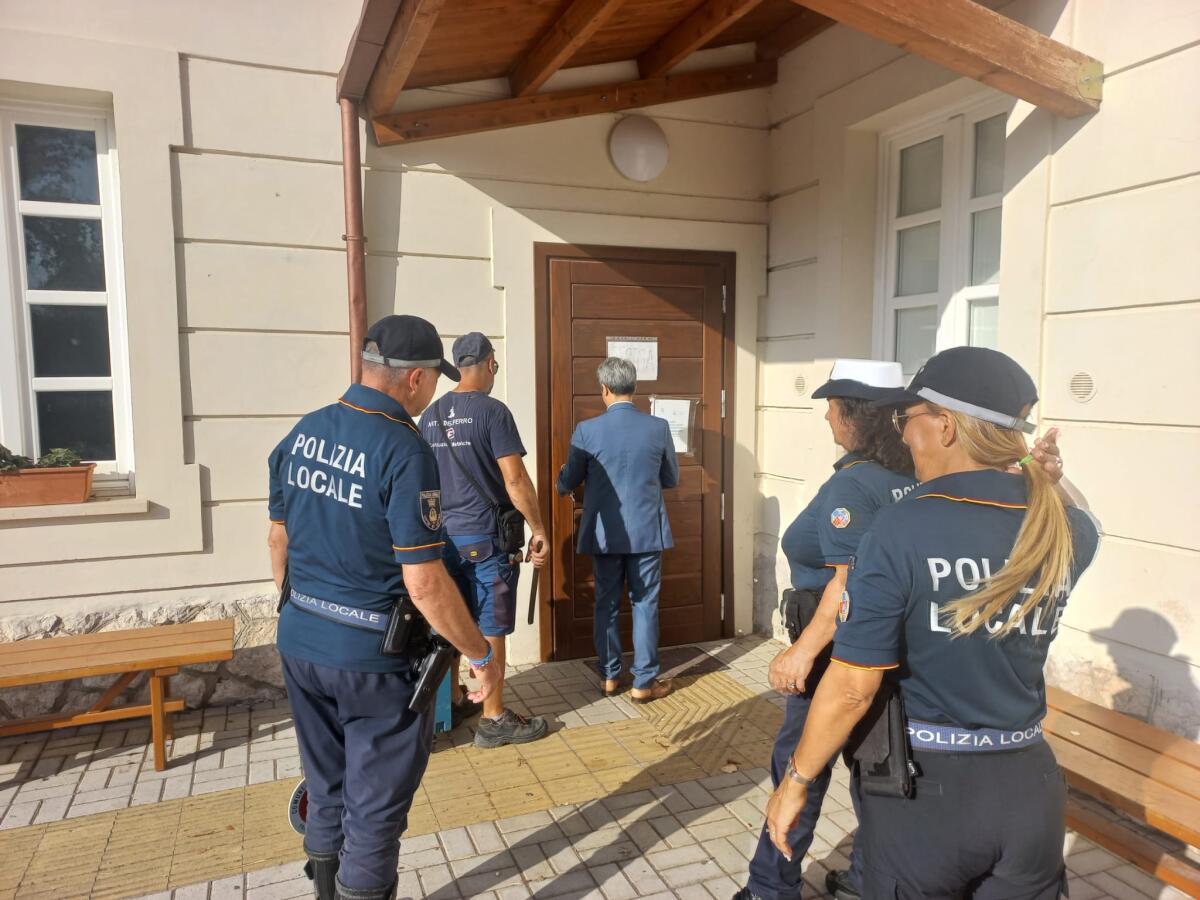 Sgomberata, a seguito dell’ordinanza del Comune di Latina, la Casa cantoniera di Borgo Sabotino. - 