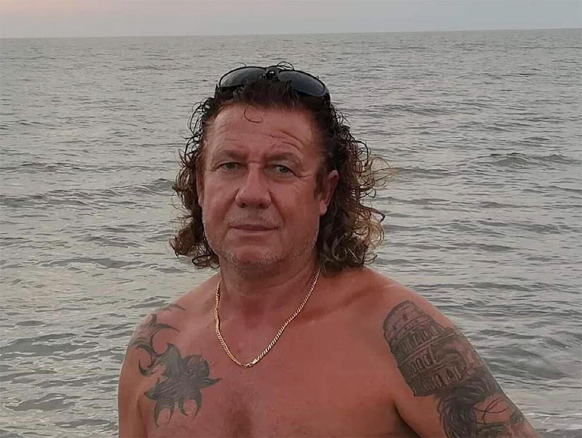 Folla commossa a Latina per l'ultimo saluto a Franco Gatto - 