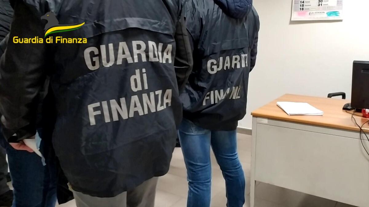 Sigilli per oltre 10 milioni di euro ad una cooperativa operante anche nel Lazio nei servizi di soccorso in ambulanza. - 