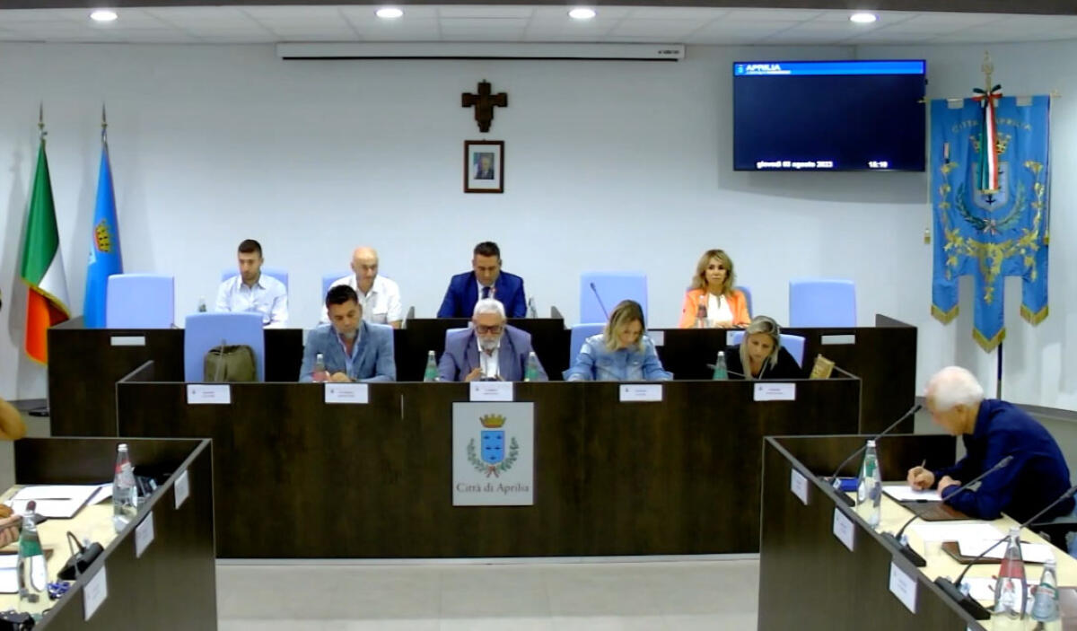 Aprilia - "No all'impianto da 500mila tonnellate di rifiuti a Sacida": dibattito teso in Consiglio Comunale, ma poi prevale l'unità - 