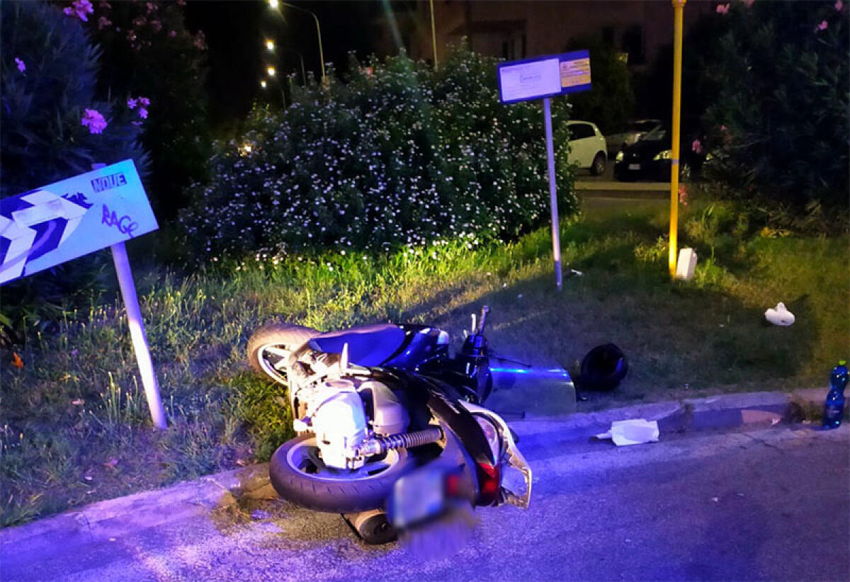 Due minorenni fuggono in scooter all'alt dei Carabinieri, vengono inseguiti da Aprilia a Lavinio e denunciati. - 
