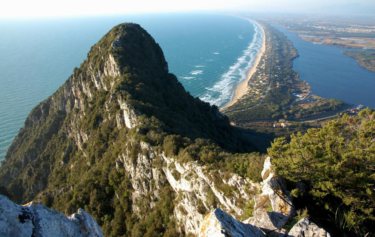 Divieto di bivacco, falò e fuochi d'artificio sulle spiagge del litorale pontino - 