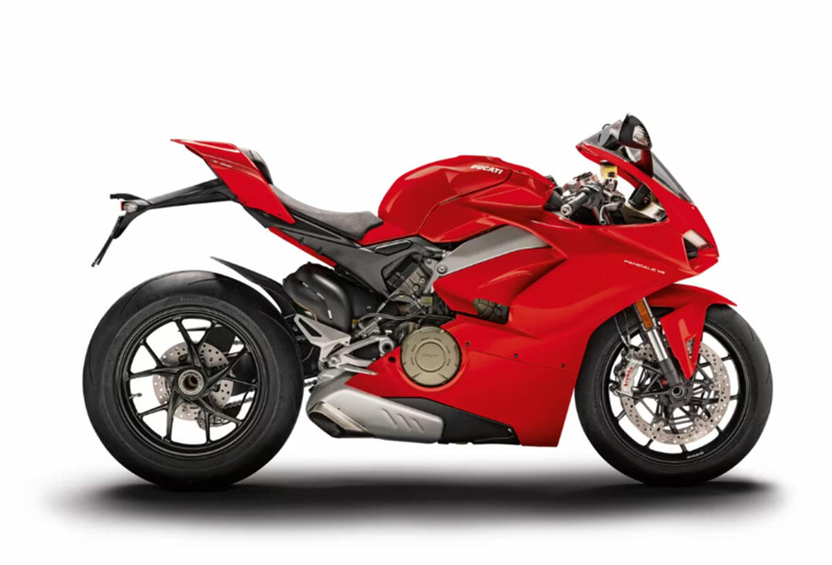 Gli rubano la Ducati Panigale da 25mila euro, i carabinieri di Aprilia la ritrovano - 