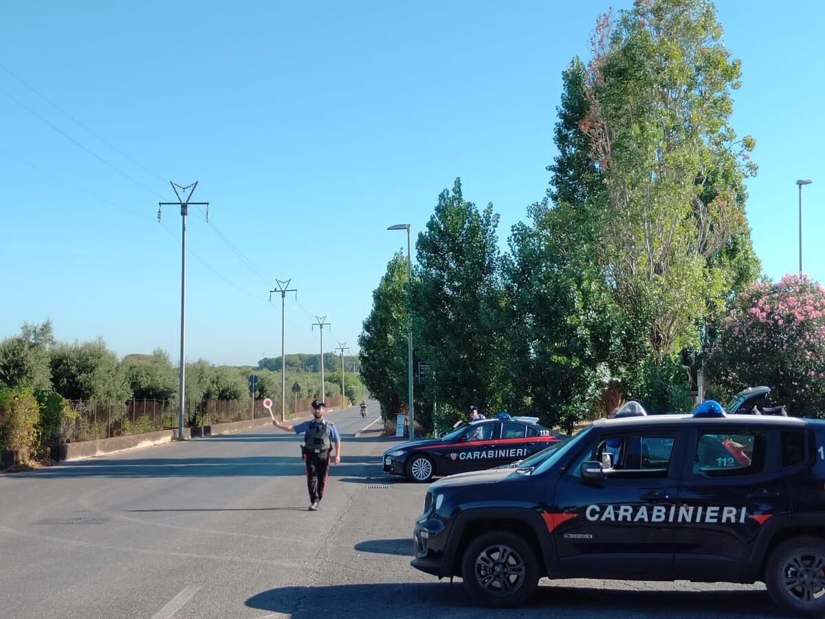 Taser e coltello in auto, ai Castelli due denunce - 