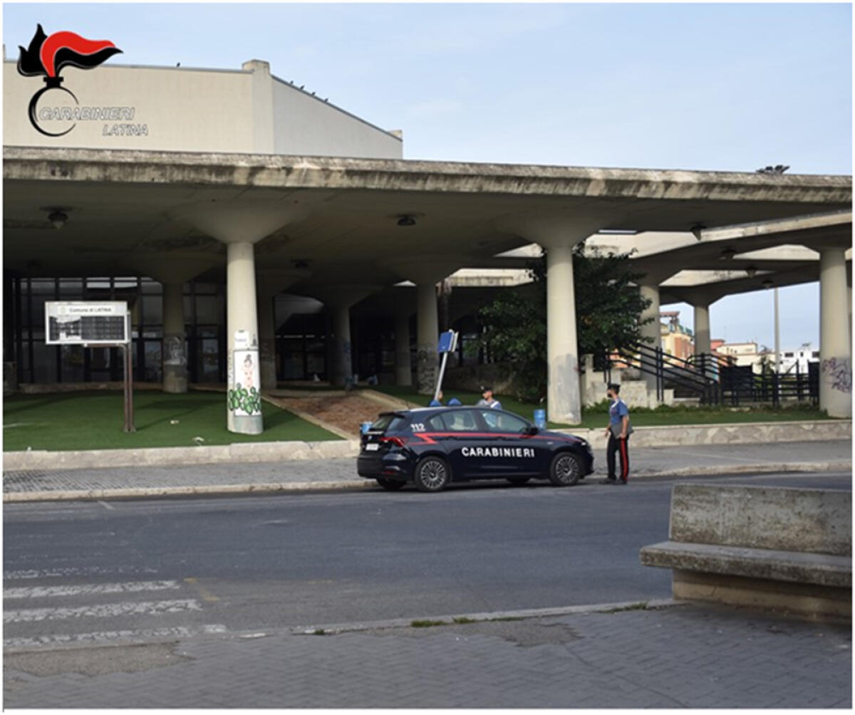 Rapina, minacce e botte ad un minorenne alle autolinee di Latina: due denunce - 