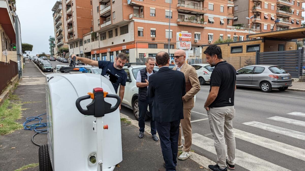 Il Comune di Aprilia sperimenta nuovi macchinari per la pulizia delle strade - 