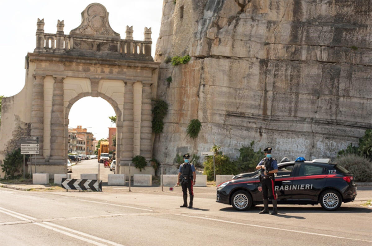 Spari in strada tra Terracina e San Felice Circeo: identificato il quinto componente della banda, è un 15enne. - 